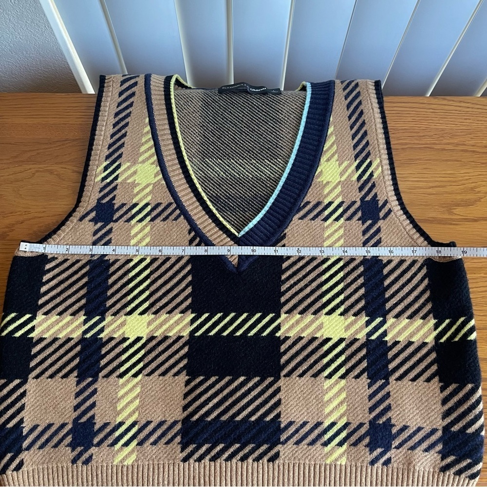 Gabrielle Union Plaid Sweater Vest Size L - Picture 4 of 9